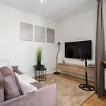 Apartment Modern&cozy Garbary With Parking And Balcony By Renters *