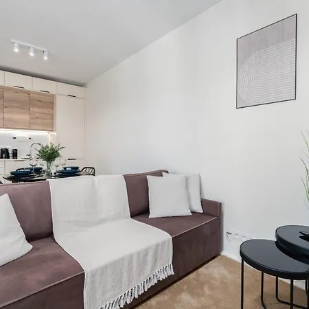 Modern&cozy Garbary With Parking And Balcony By Renters Apartment Posen
