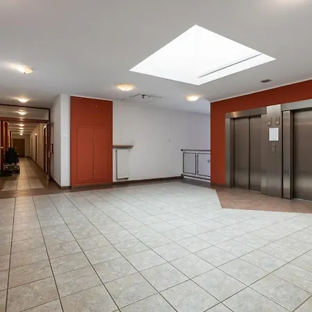 Διαμέρισμα Modern&cozy Garbary With Parking And Balcony By Renters *