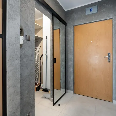 Modern&cozy Garbary With Parking And Balcony By Renters * Πόζναν