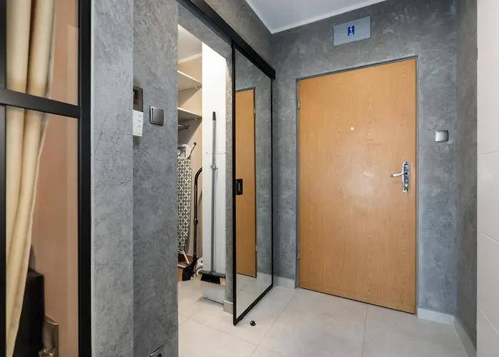 Modern&cozy Garbary With Parking And Balcony By Renters * Poznan